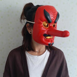 Máscara Japonés De Demonio Tengu Puesta