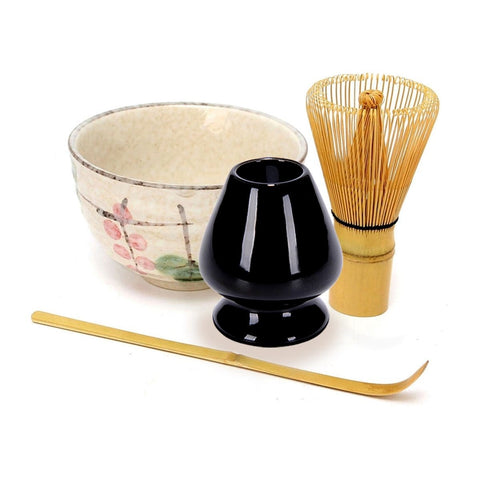 Tazón de té matcha con batidor de bambú y tela